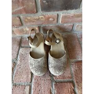 Dansko Sam Mary Jane Clog Sandals 39 Beige Floral Comfort Nubuck Leather Scandi